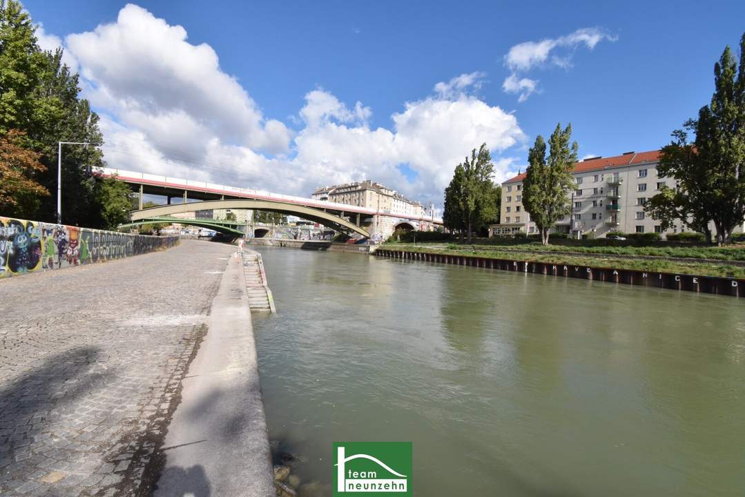 Stadtwohnung in Bestlage: direkt bei der Urania, Wien Mitte und Prater - 2.Zimmer mit Donaukanal-Blick! - JETZT ZUSCHLAGEN