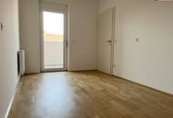 PERFEKT GEEIGNET für WGs oder auch SINGLE/PÄRCHEN die HOMEOFFICE machen! Toll aufgeteilte 3-Zimmer WOHNUNG im 5. OG (obersten) mit WEST-BALKON! Sofort verfügbar!