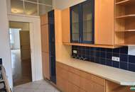 WG-geeignet: Schöner 3,5-Zimmer-Altbau mit hofseitigem Schlafzimmer