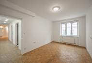 ++NEU++ sanierungsbedürftige 4-Zimmer-Wohnung nähe Augarten!