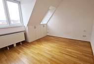 FERNBLICK, DACHGESCHOSS, 59 m2 Maisonette mit 13 m2 Terrasse, 2 Zimmer, Komplettküche, Duschbad, Parketten, Speckbachergasse