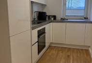 Wohntraum im Grünen: exklusive 4-Zimmer-Wohnung mit stilvollem Wohlfühlbad, separatem WC, hellem Abstellraum in begehrter Ruhelage verspricht hochwertiges Wohnambiente!