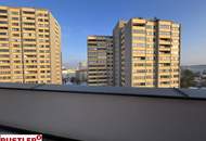 Helle Neubauwohnung mit Terrasse!