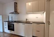 Trendig-sanierte 2,5-Zimmer-Wohnung mit Balkon in zentraler Lage