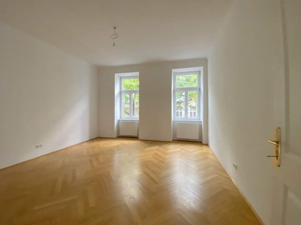 ERSTBEZUG im CHARMANTEN ALTBAU, U3 NÄHE!