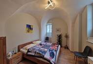 FREUNDLICHE ERDGESCHOSSWOHNUNG IM ZENTRUM VON GROßWEIKERSDORF MIT PARKPLATZ