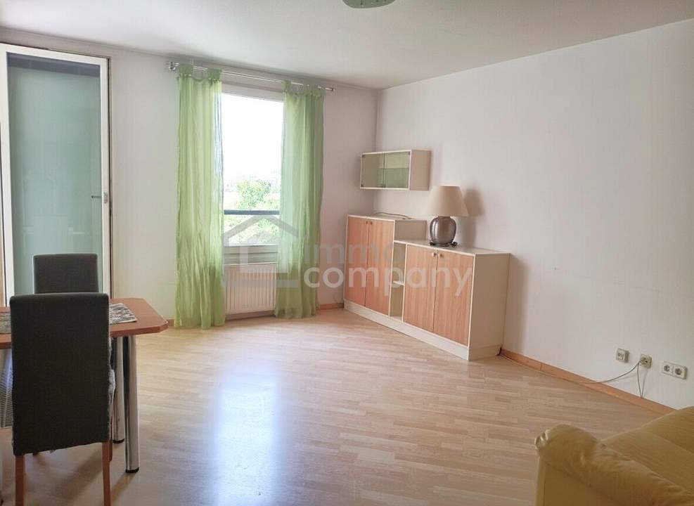 Moderne 2-Zimmer Wohnung mit Loggia und Garage – Top Lage!