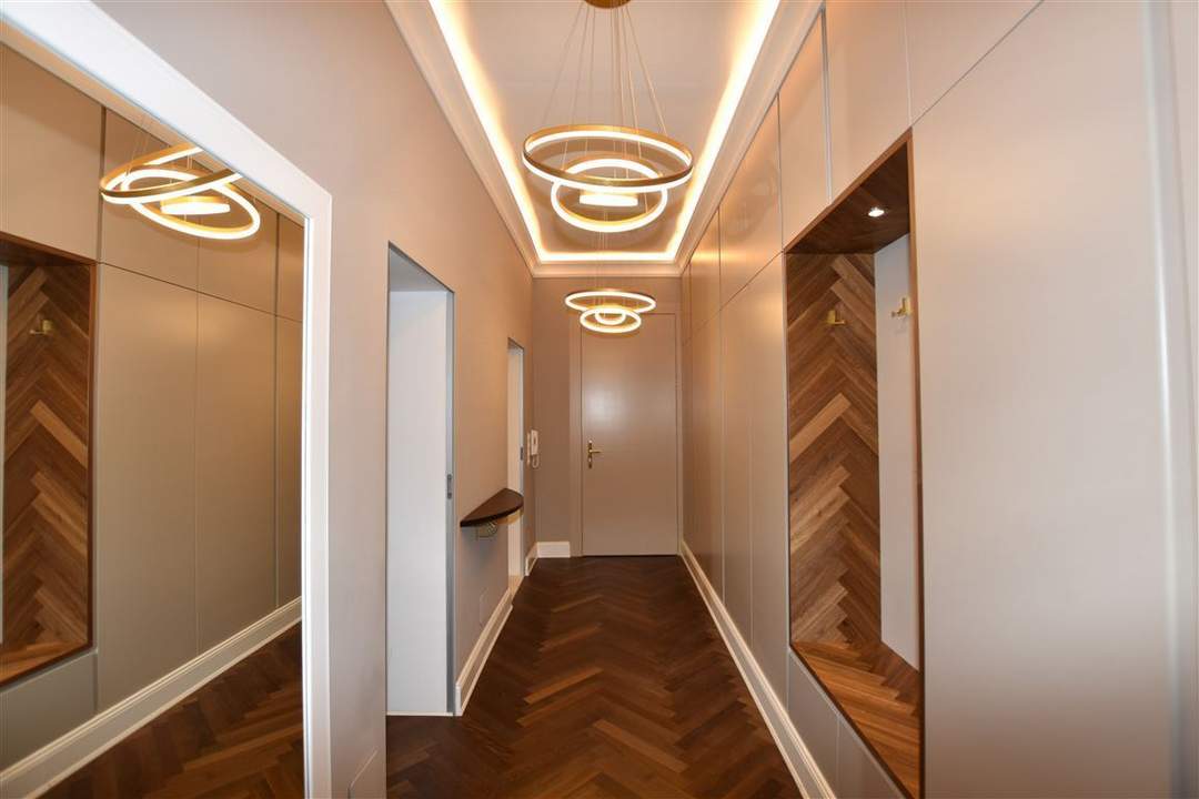 Hochwertig kernsanierte Altbauwohnung direkt am Stadtpark, erste Reihe!