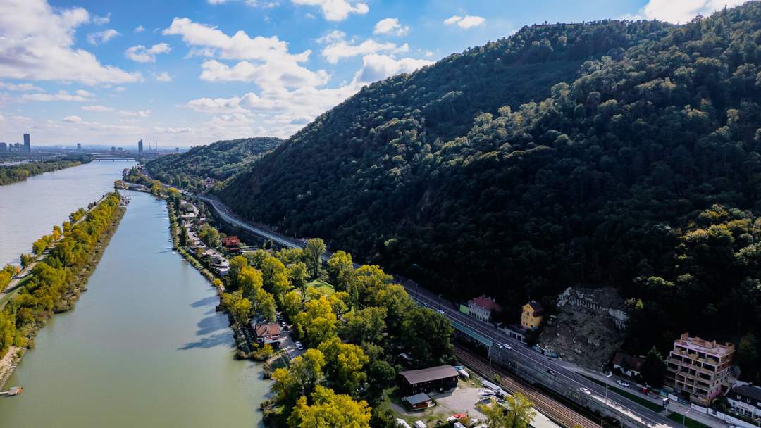 Baubewilligtes Bauträgerprojekt mit 17 Wohneinheiten inkl. Freiflächen, Einlagerungsräume, KFZ Garagen in 1190 Wien, Blick auf die Donau