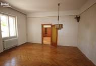 2120 Wolkersdorf, ehemaliges kleines Zinshaus auf Bauträgergrundstück mit Garage