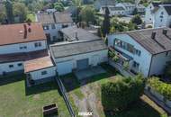 Ein-/Zweifamilienhaus mit Nebengebäuden, Garage und Innenhof