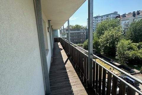 Perfekte Kombination: Zentrale Lage &amp; ruhige Loggia im Innenhof (3 Zimmer), Wohnung-miete, 854,34,€, 4020 Linz(Stadt)