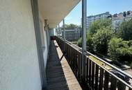 Perfekte Kombination: Zentrale Lage &amp; ruhige Loggia im Innenhof (3 Zimmer)