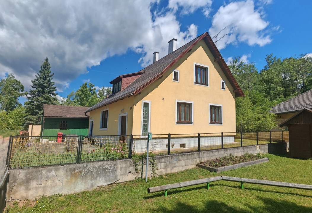 Viel Platz für Familie, Hobby und Handwerk!