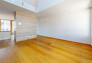 Helle, exklusive 4-Zimmer-Maisonette-Dachgeschosswohnung mit großer Terrasse und Klimaanlage