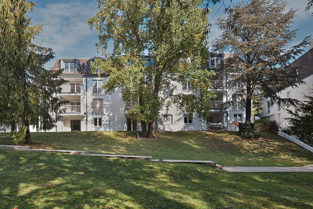 Bezugsfertige Familienwohnung Nähe American International School !!