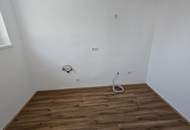 Top 2-Zimmerwohung - Erstbezug nach Sanierung - unbefristeter Mietvertrag