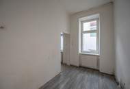 **Hannovermarkt** Renovation Opportunity: 3-Room Period Apartment with Airbnb Potential