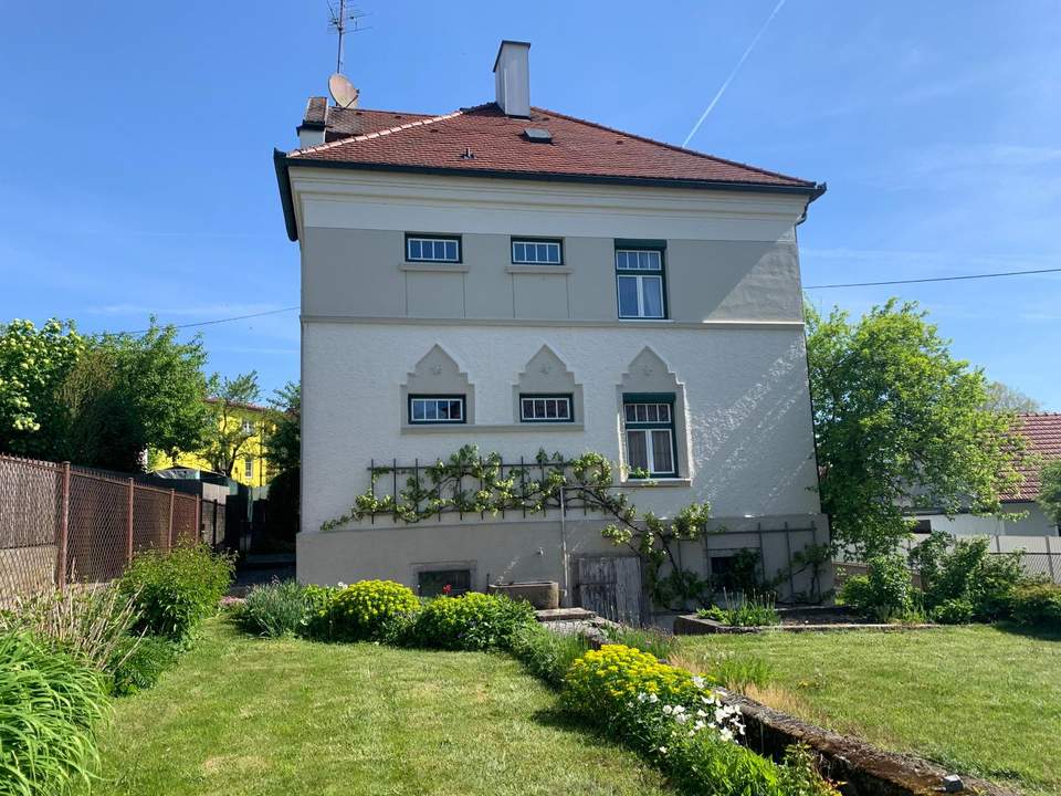 ***OPEN HOUSE Freitag, 30. Mai 2025 13 - 15 Uhr*** Ein- bzw. Zweiparteienhaus mit Potenzial in zentraler Lage