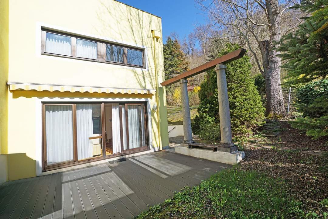 Eckreihenhaus mit Einfamilienhauscharakter in zentrumsnaher Aussichtsslage