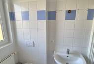 Moderne Neubauwohnung mit Balkon