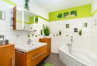 Große Dachgeschosswohnung mit Terrasse u. überdachtem PKW-Stellplatz im Zentrum – großzügig Wohnen über den Dächern