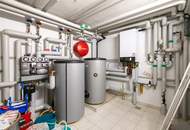 RESIDIEREN BEIM ROTEN BERG II GARAGE II SAUNA II NEUE PV-ANLAGE II 6 ZIMMER II 4 BÄDER II 54m² WOHNZIMMER MIT KAMIN II 2 TERRASSEN II BALKON II GARTEN II GROSSER KELLER