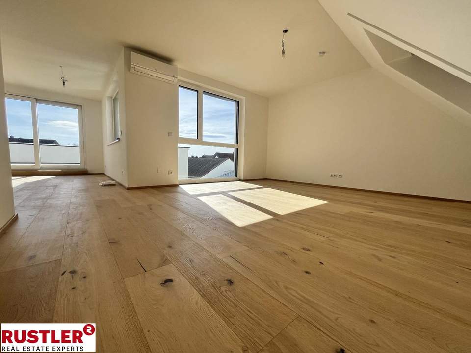 ERSTBEZUG | Gemütliche Dachgeschoss-Maisonette mit beeindruckender Terrasse | Nächst der Lobau