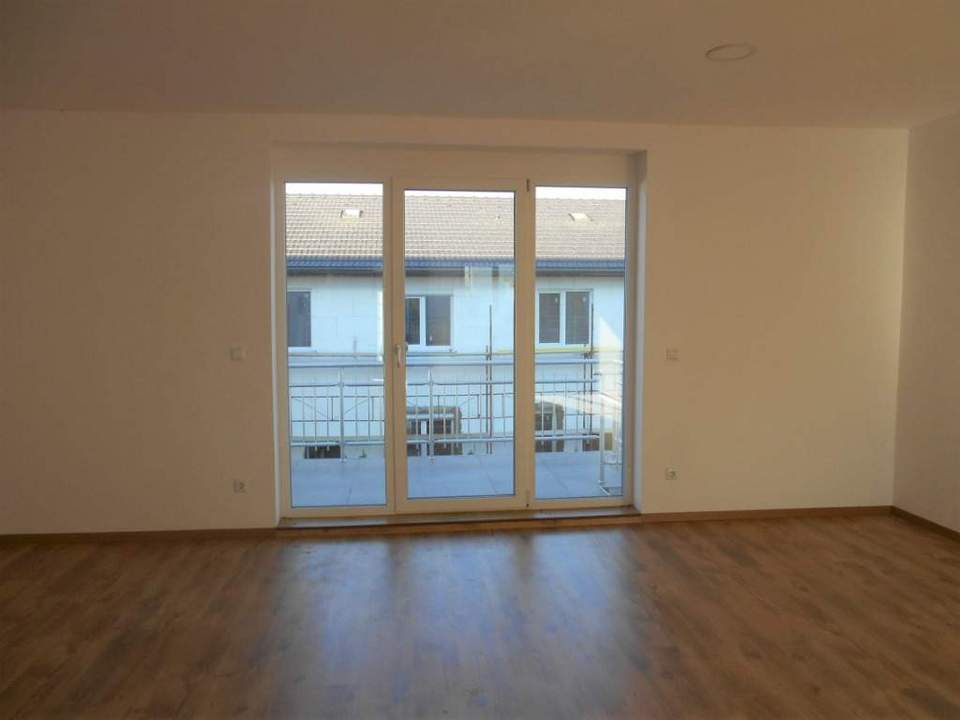MODERNES WOHNEN MIT TERRASSE UND GARTEN!