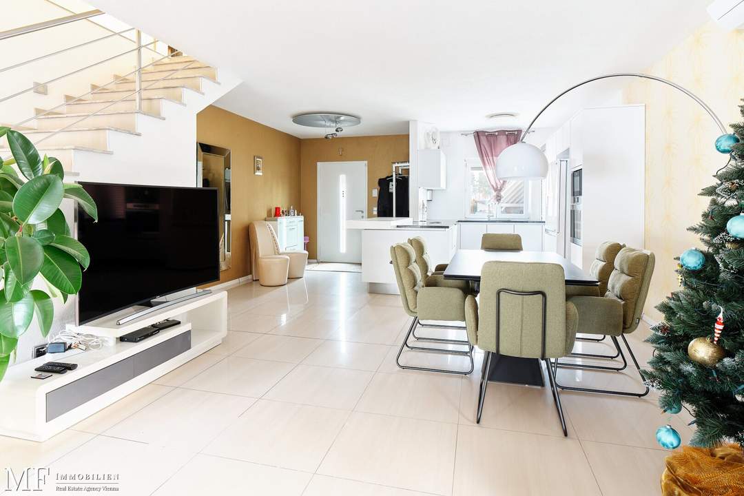 großzügiges Einfamilienhaus mit 6 Zimmern, Garten, Luxusausstattung!