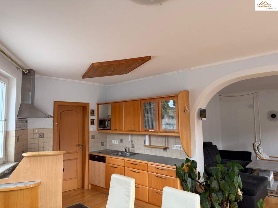 Helle und großzügige 2-Zimmer-Wohnung mit Gartennutzung in Gloggnitz