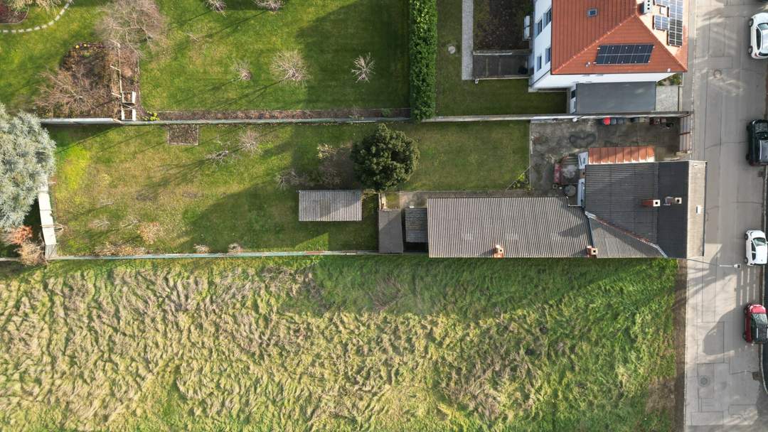 Großes Grundstück mit Potential für 2 Einfamilienhäuser