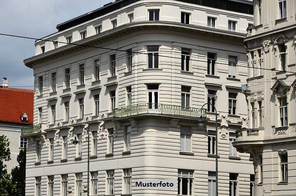 Charmantes Mehrfamilienhaus mit 4 Wohneinheiten und weitläufigem Grundbesitz