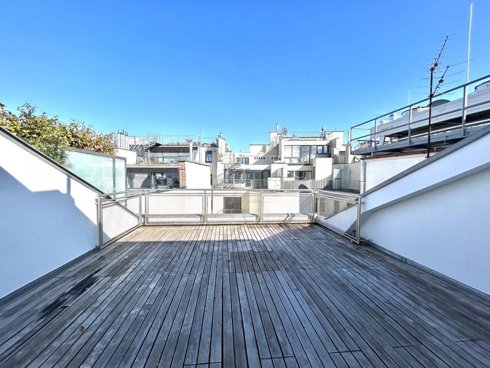 1010! Moderne DG-Maisonette mit Galerie und grosser Terrasse!