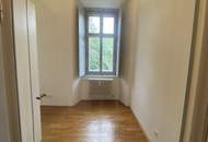 Herrschaftliches Wohnen im Schloss 3 Zimmer Wohnung 155 m²