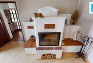 Bauernhaus mit grünem Gartenidyll und Naturpool