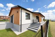 SONNENUNTERGÄNGE INKLUSIVE – EXKLUSIVER DESIGN-BUNGALOW MIT 5 ZIMMERN, PHOTOVOLTAIK &amp; 750 M² GRUND!