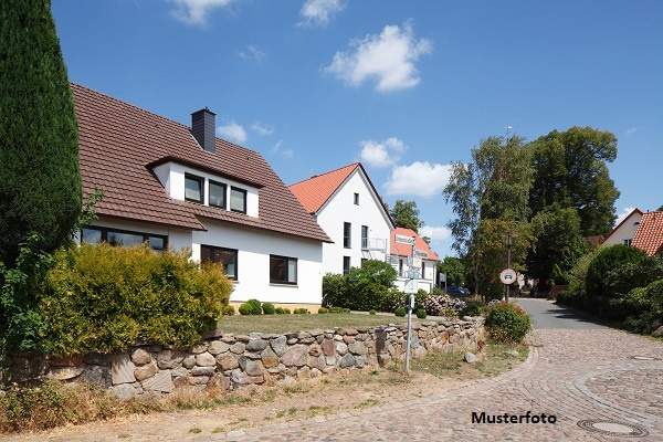 Einfamilienhaus mit Garage