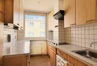 Sehr gut aufgeteilte 2 Zimmer Wohnung mit separater Küche