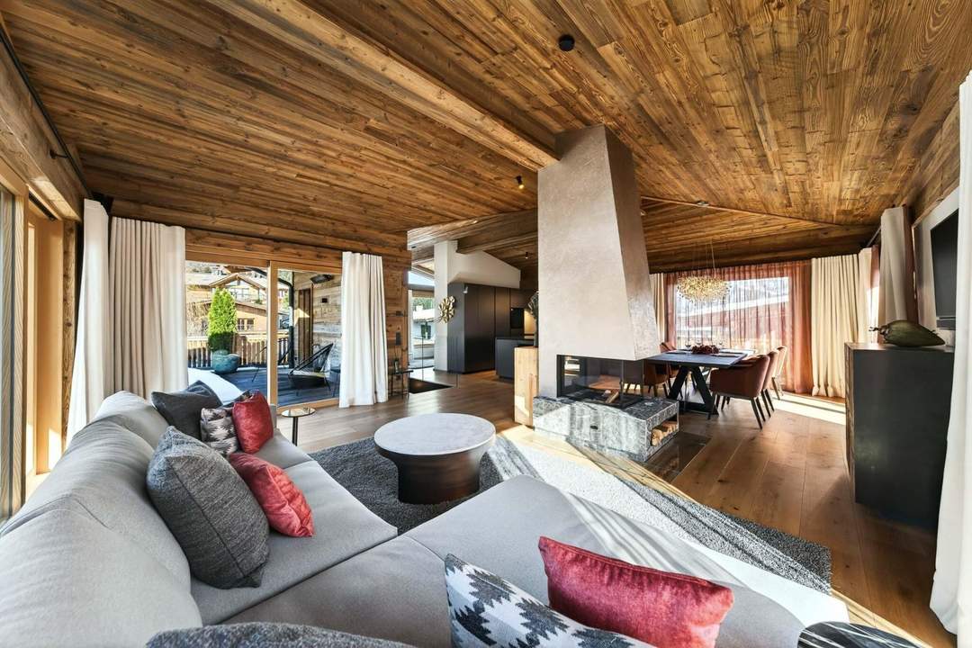 Alpines Luxus-Chalet in sonniger Ruhelage – Erstbezug