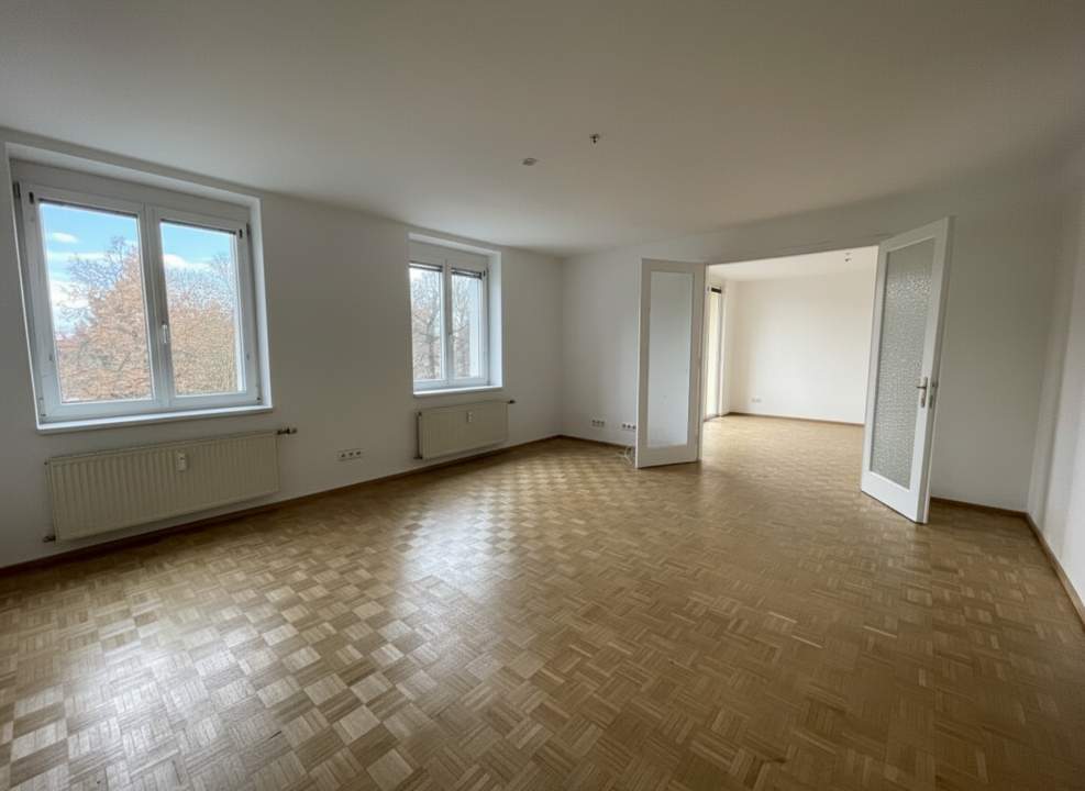 Miete: 4,5-Zimmer-Wohnung mit Balkon in zentraler Lage - perfekt auch als Studenten-WG