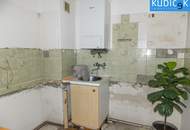 Zentral begehbare 2 Zimmerwohnung mit verglastem Loggiaverbau zwischen U3 &amp; U6