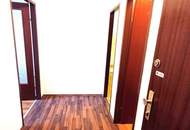 | ÄUSSERST LIEBE SINGLEWOHNUNG IN | ABSOLUTER RUHELAGE | BLICK IN DEN BEGRÜNTEN INNENHOF