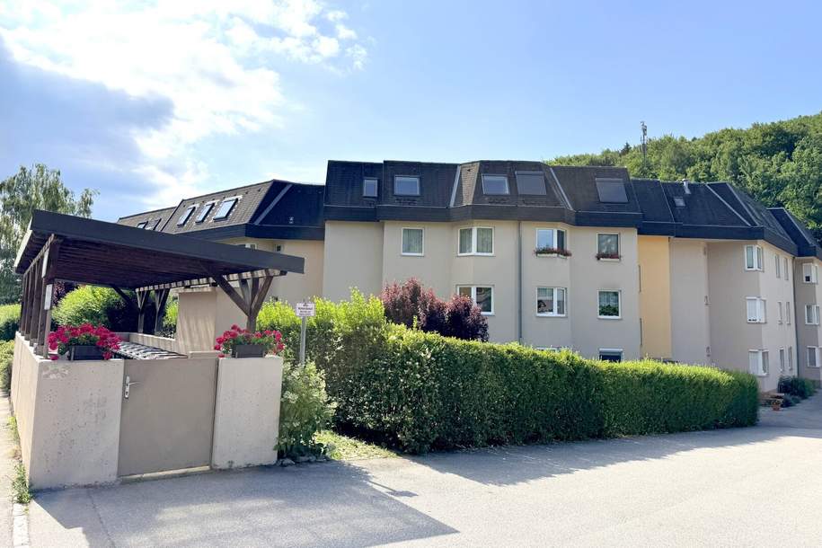 Teilrenovierte Letztstockwohnung mit Süd-Ost Loggia und Eigentums-Autoplatz, Wohnung-kauf, 280.000,€, 3001 Sankt Pölten(Land)