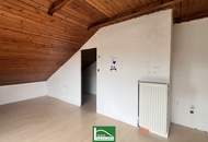 Renovierungsbedürftiges Haus in "einmaliger" ruhiger Wohnlage mit VIEL Potential (bis zu 194m2 Wnfl. inkl. DG) . Garage, Balkon, Terrasse &amp; großer ruhiger Garten.