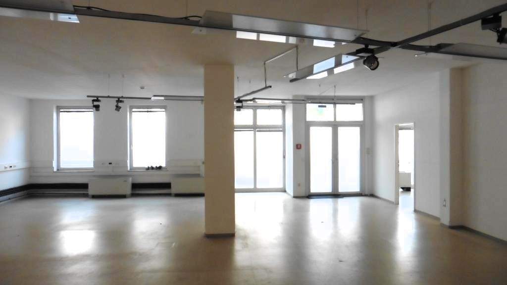 Büro mit eigenem Straßenzugang ++ Nähe U2 und U4 Schottentor