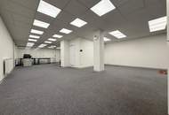 Sichtbares Büro mit großer Glasfront, Seminarraum und Klimaanlage