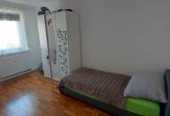 Attraktives Wohnumfeld und helle Atmosphäre im obersten Stockwerk: moderne 3-Zimmer-Wohnung überzeugt mit großzügigen Räumen, viel Tageslicht und hohem Wohnkomfort!