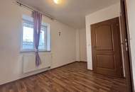 Charmantes Mini-Apartment mit Badezimmer und Balkon in zentraler Lage! Nähe BMW, SKF!!!