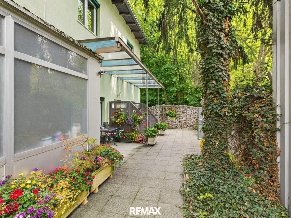 Großzügiges Mehrfamilienhaus mit flexiblen Nutzungsmöglichkeiten